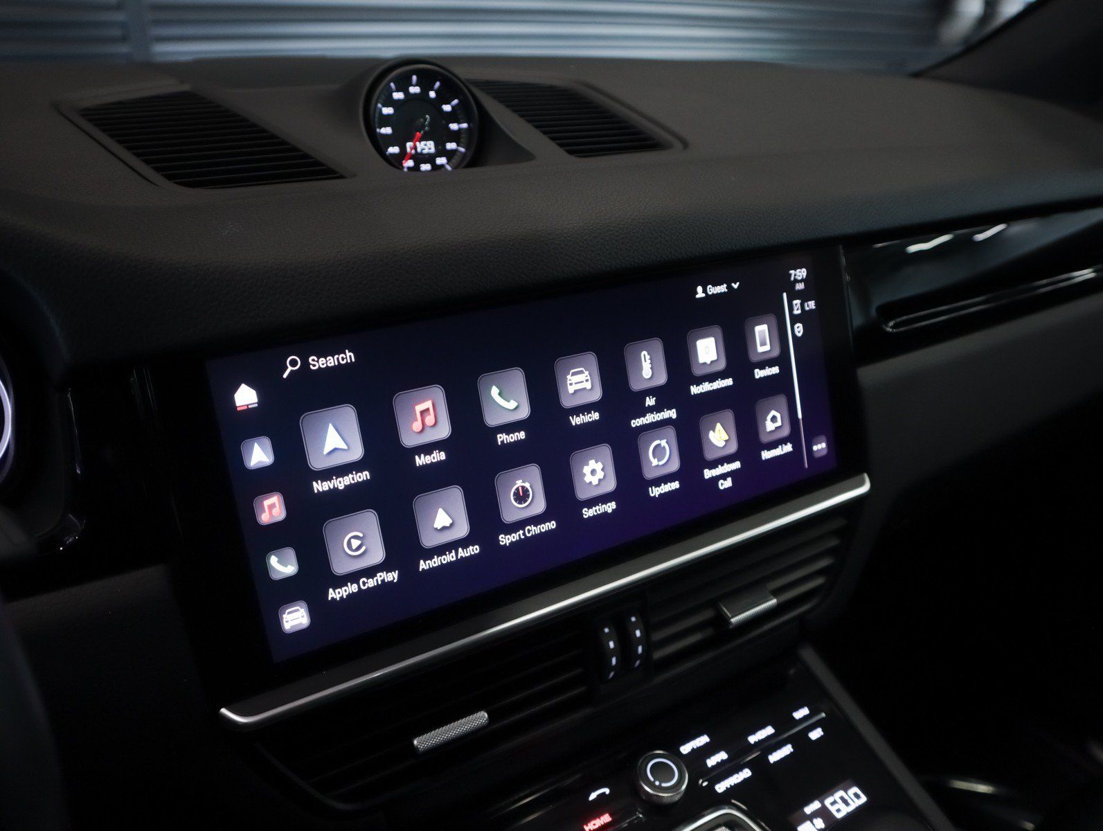 Certified 2023 Porsche Cayenne Coupe AWD/4WD image 21