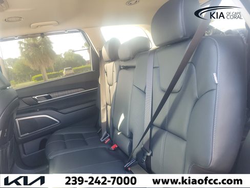 Used 2025 Kia Telluride EX FWD image 15