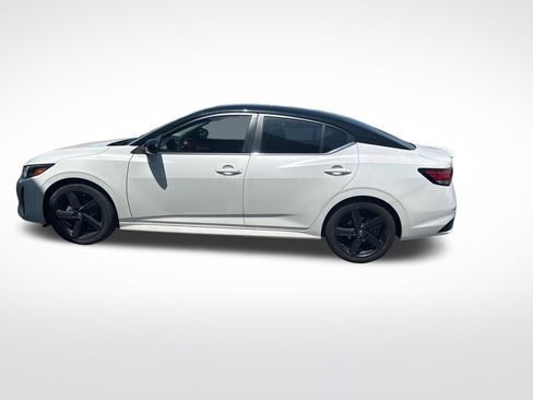 Used 2025 Nissan Sentra SR FWD image 7