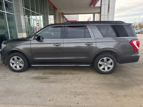 Used 2019 Ford Expedition Max XLT w/ Equipment Group 202A image 3