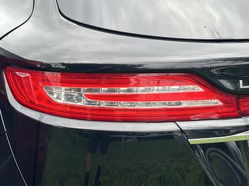 Used 2019 Lincoln MKC Premiere FWD image 8