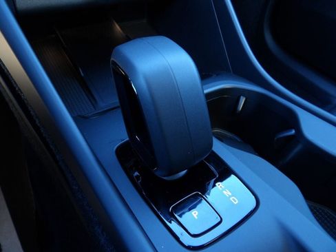New 2026 Volvo XC40 B4 Core w/ Climate Package FWD image 25