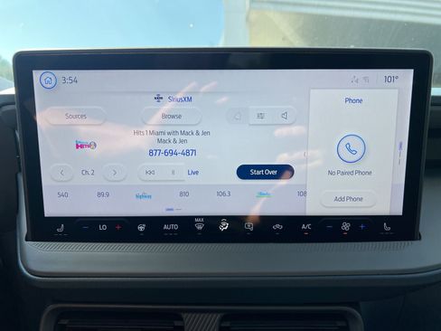 New 2025 Ford Maverick XLT w/ XLT Luxury Package image 23