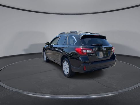 Used 2018 Subaru Outback 2.5i Premium AWD/4WD image 6