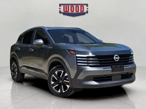 Used 2025 Nissan Kicks SV w/ SV Premium Package AWD/4WD image 1