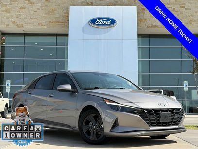 Used 2023 Hyundai Elantra SEL w/ Preferred Accessory Package