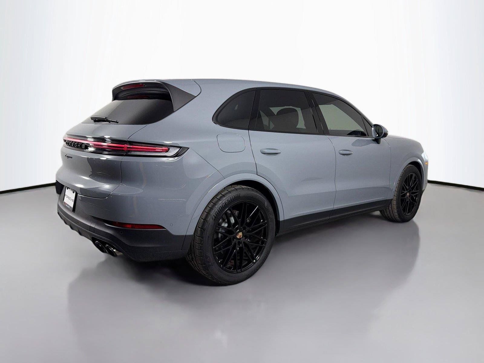Certified 2025 Porsche Cayenne AWD/4WD image 7