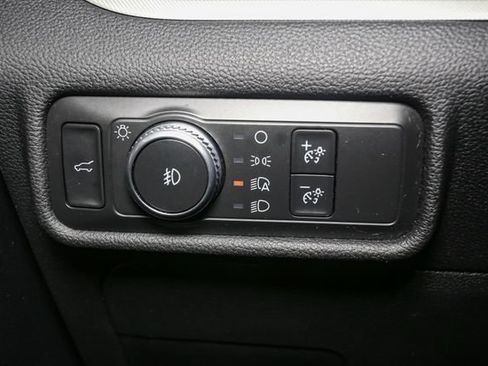 Used 2020 Ford Explorer XLT w/ Equipment Group 202A AWD/4WD image 35