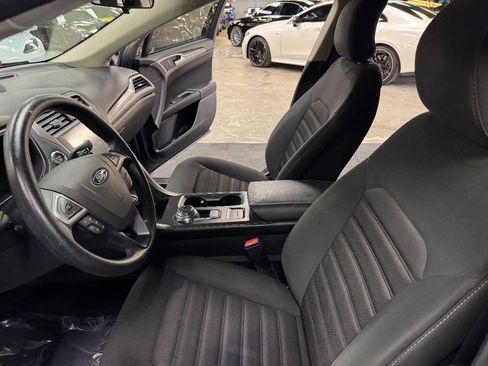 Used 2018 Ford Fusion SE w/ Fusion SE Technology Package image 34