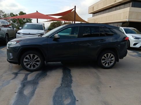 Used 2021 Toyota RAV4 XLE Premium image 1