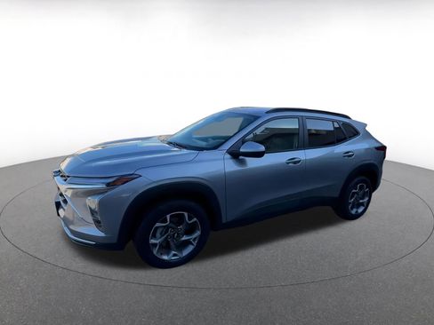 Used 2025 Chevrolet Trax LT image 7