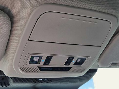Used 2025 Ford Explorer Active w/ Active Comfort Package RWD image 32