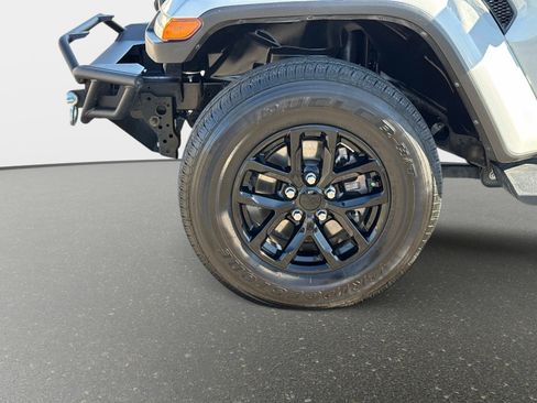 Certified 2023 Jeep Gladiator Sport image 11