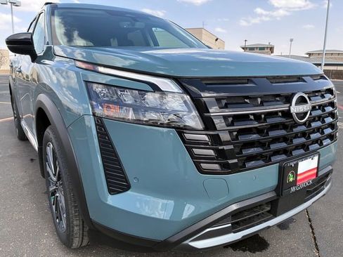 New 2026 Nissan Pathfinder Platinum image 8