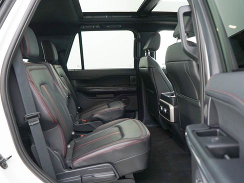 Used 2024 Ford Expedition Limited AWD/4WD image 12