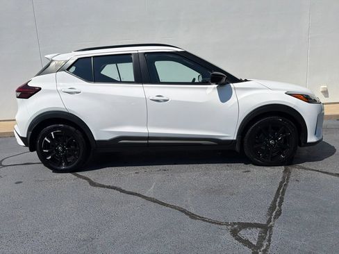 Used 2022 Nissan Kicks SR FWD image 10