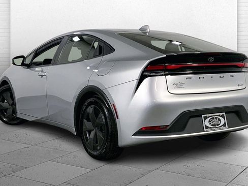 Used 2024 Toyota Prius LE image 10