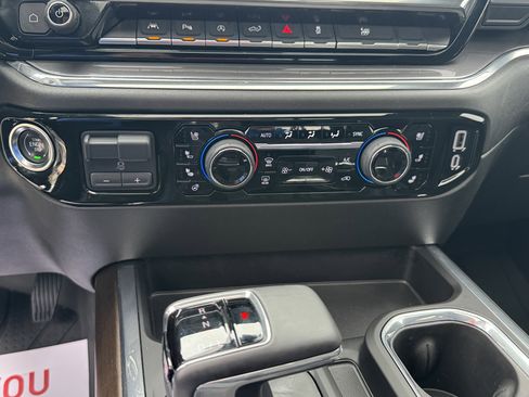 Used 2025 Chevrolet Silverado 1500 High Country AWD/4WD image 20