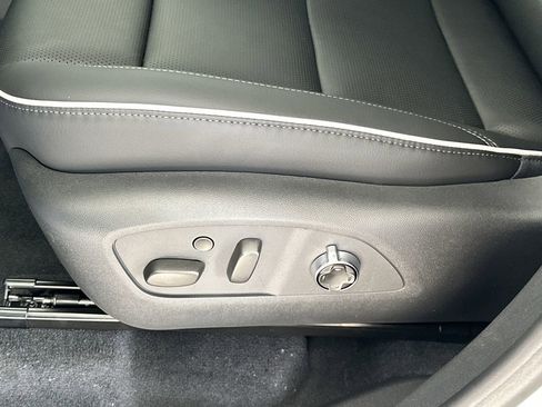 New 2026 Buick Enclave Avenir w/ Super Cruise Package FWD image 15
