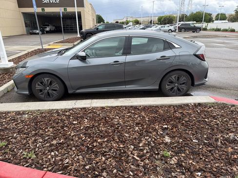 Used 2019 Honda Civic EX image 1