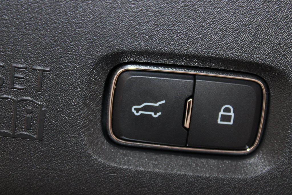 Used 2025 Ford Expedition Max Active AWD/4WD image 19