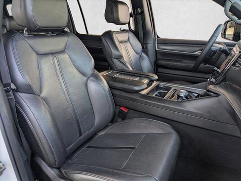 Used 2024 Jeep Wagoneer Series II w/ Flexible Seating Group RWD image 21