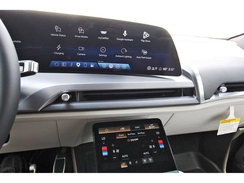 New 2027 Cadillac Vistiq Luxury AWD/4WD image 17