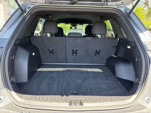 Used 2025 Chevrolet Equinox LT AWD/4WD image 32