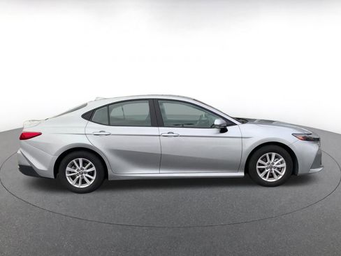 Used 2025 Toyota Camry LE image 16