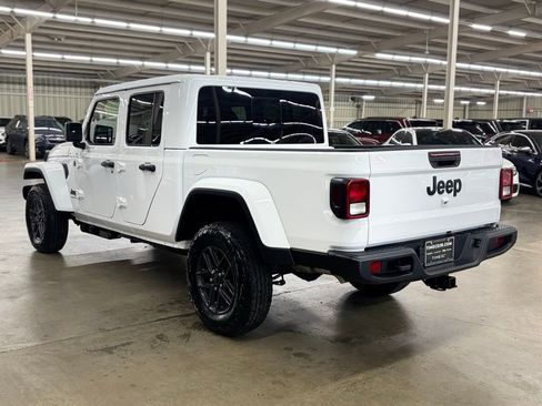 New 2026 Jeep Gladiator Sport AWD/4WD image 4