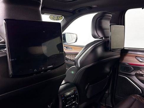 Used 2023 Jeep Grand Cherokee L Summit w/ Rear Seat Video Group I AWD/4WD image 27