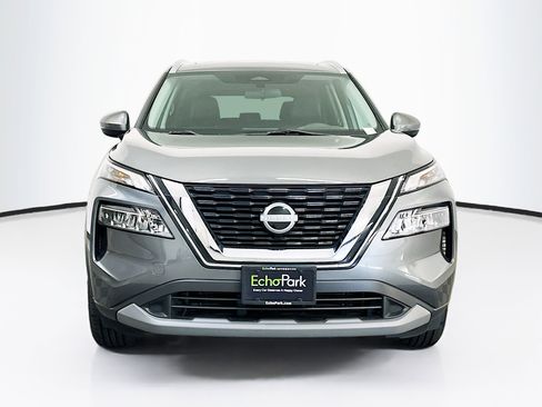 Used 2023 Nissan Rogue SV w/ SV Premium Package image 2