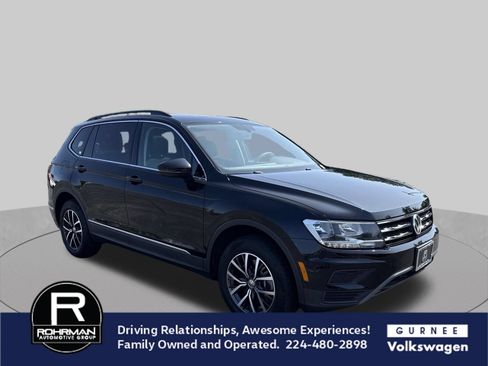 Used 2021 Volkswagen Tiguan SE w/ Panoramic Sunroof Package AWD/4WD image 2