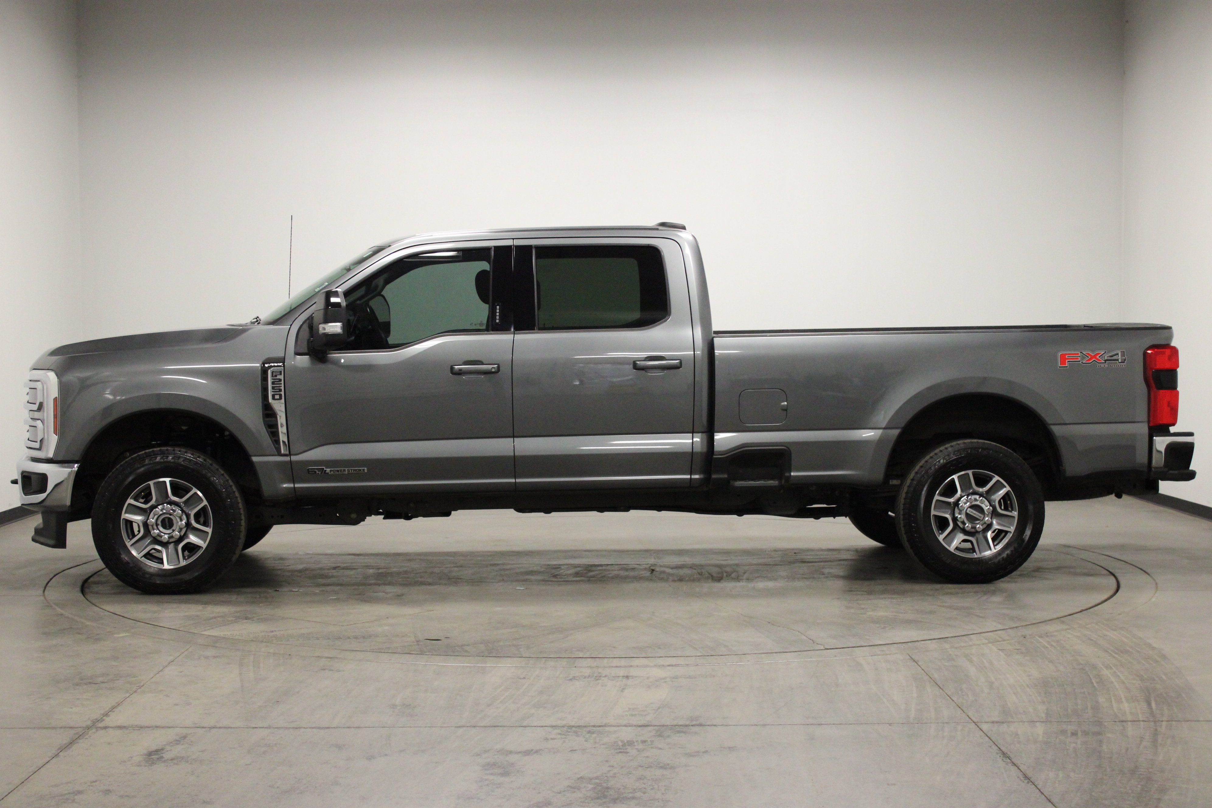 Used 2024 Ford F250 Lariat w/ FX4 Off-Road Package AWD/4WD image 5