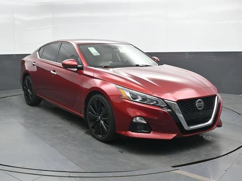 Used 2019 Nissan Altima 2.5 Platinum AWD/4WD image 4