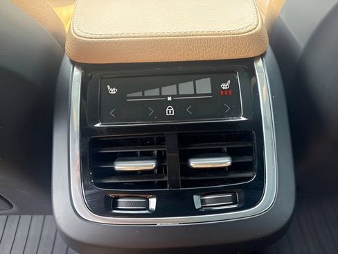 Used 2018 Volvo XC90 T6 Momentum w/ Convenience Package AWD/4WD image 29
