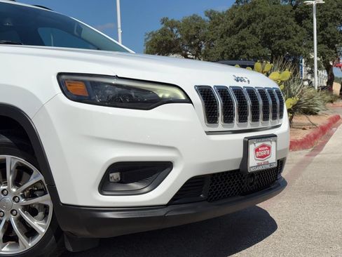 Used 2022 Jeep Cherokee Latitude Lux FWD image 3