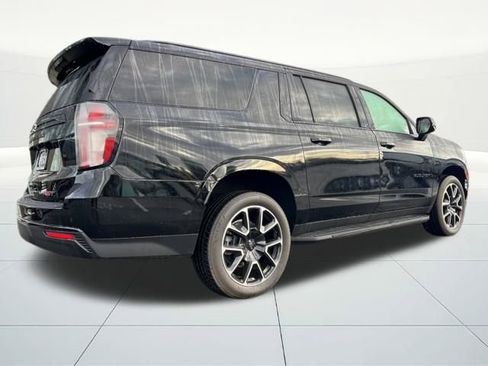 Used 2024 Chevrolet Suburban RST w/ Luxury Package image 4