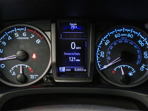 Used 2017 Toyota Tacoma TRD Off-Road AWD/4WD image 22