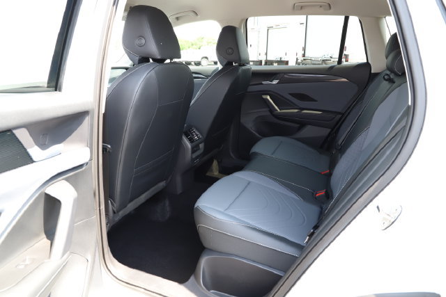 Used 2026 Volkswagen Tiguan SE AWD/4WD image 15