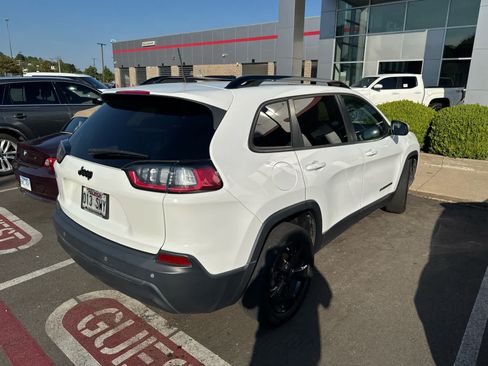 Used 2020 Jeep Cherokee Latitude Plus FWD image 4