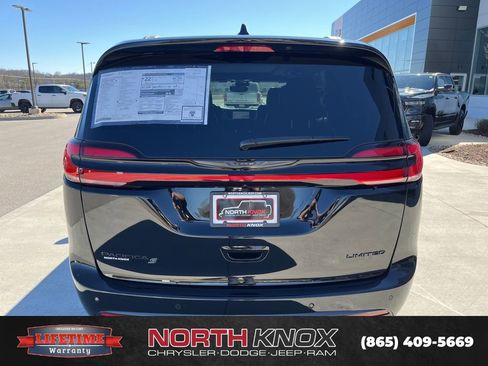 New 2026 Chrysler Pacifica Limited image 20