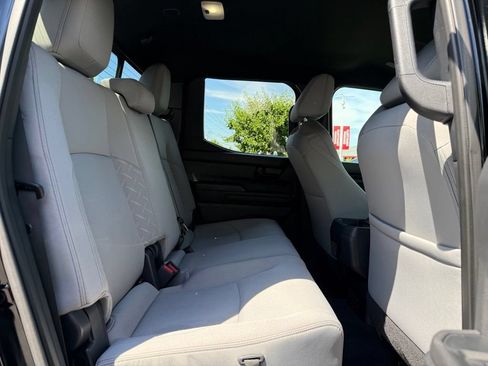 Certified 2025 Toyota Tacoma SR5 AWD/4WD image 17