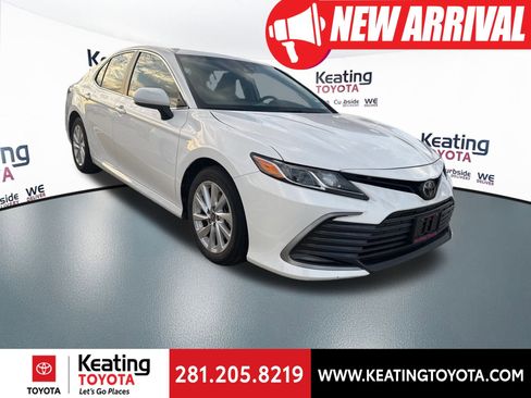 Certified 2023 Toyota Camry LE image 1
