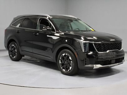 Used 2024 Kia Sorento S w/ Panoramic Sunroof Package