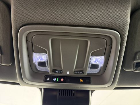 Used 2024 Chevrolet Silverado 1500 Custom image 21