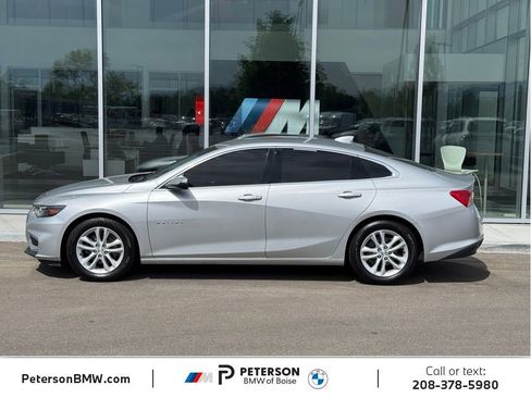 Used 2017 Chevrolet Malibu LT FWD image 2