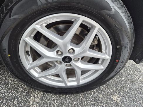 Used 2024 Ford Edge SEL image 14