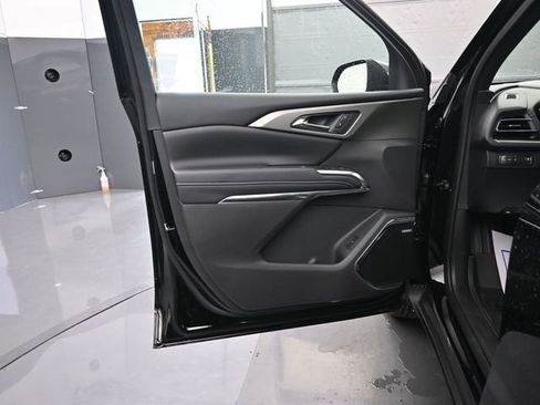 New 2026 Chevrolet Traverse LT w/ Enhanced Driving Package FWD image 12