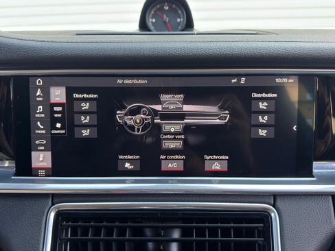 Used 2019 Porsche Panamera RWD image 26